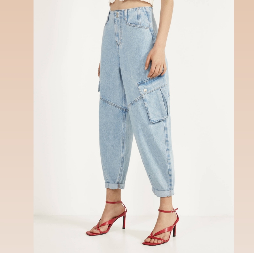 *SOLD* BERSHKA | HIGH WAISTED CARGO MOM JEANS - Picture 1 of 9